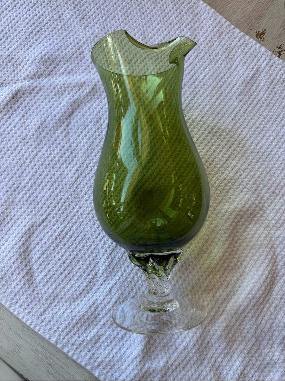 Green Glass Pitcher and Coupe Glasses Set - Elegant Olive Green Drinkware - Picture 3 of 6